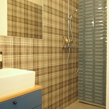 Urania Palace 24