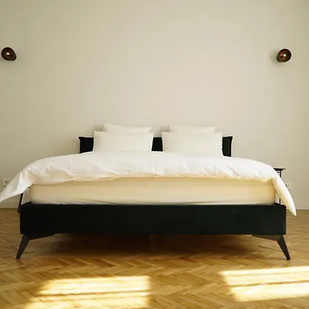 Apartman Urania Palace 24 *