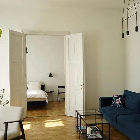 Urania Palace 24