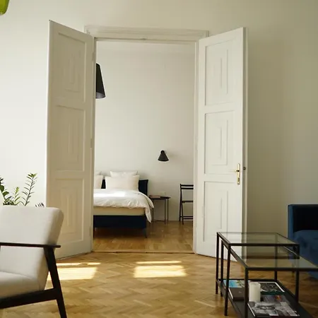 Apartman Urania Palace 24 *