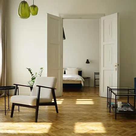 Apartman Urania Palace 24 *