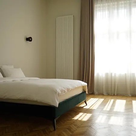 Urania Palace 24 Apartman