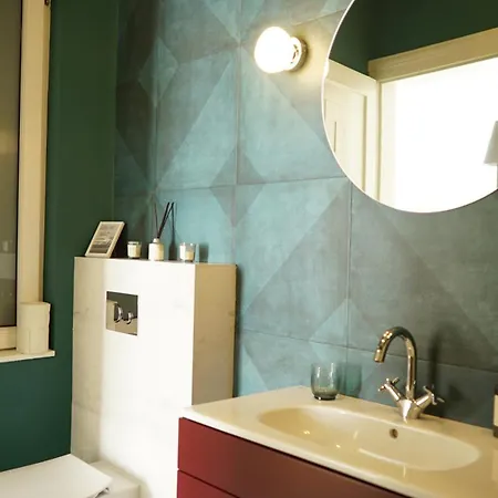 Urania Palace 24
