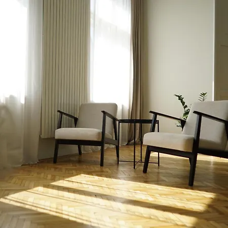 Urania Palace 24 Apartman *