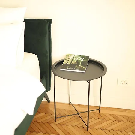 Apartman Urania Palace 24 *